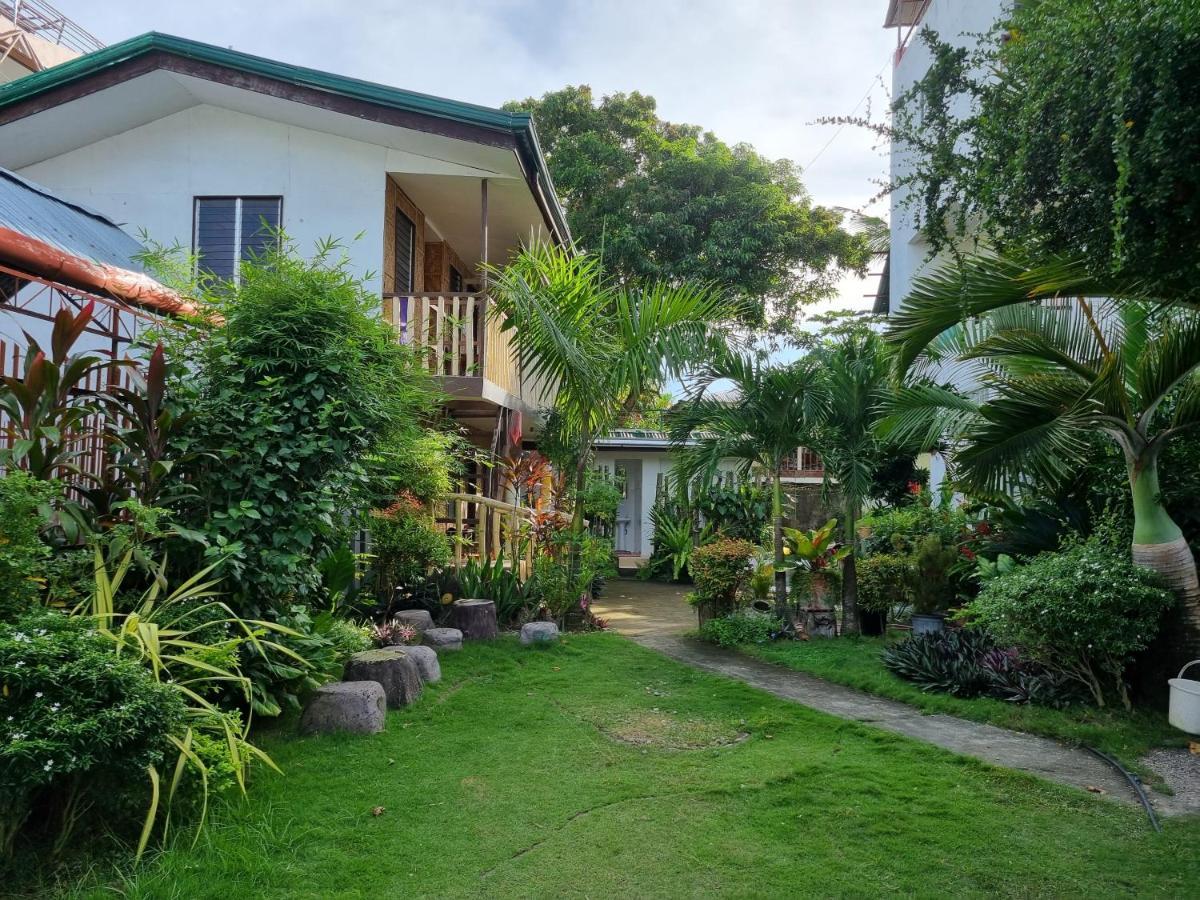Southpoint Hostel Moalboal Buitenkant foto