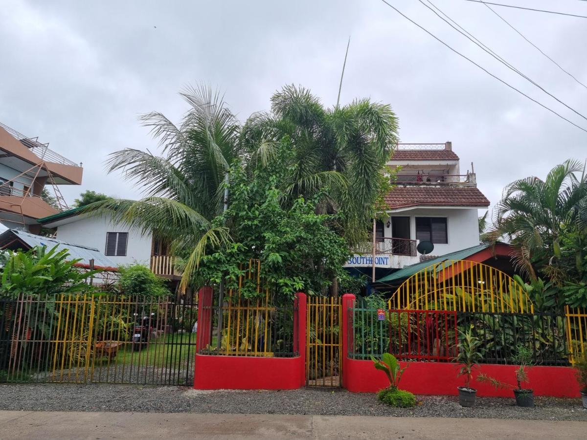 Southpoint Hostel Moalboal Buitenkant foto