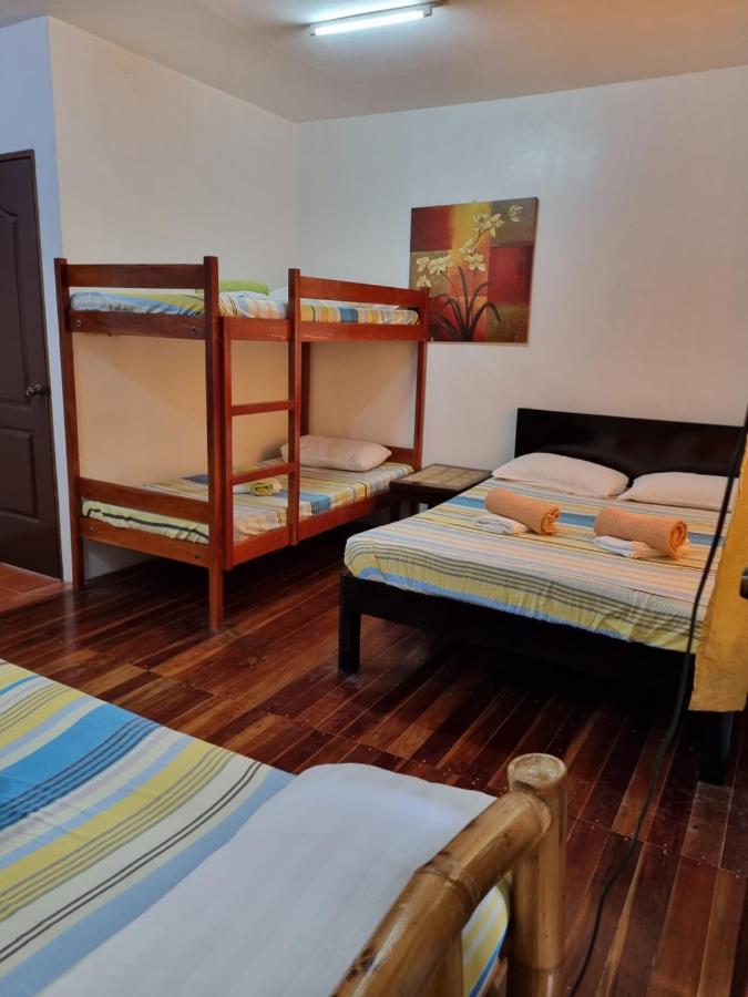 Southpoint Hostel Moalboal Buitenkant foto